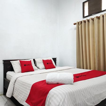 Reddoorz Syariah Near Universitas Batanghari Jambi Exterior foto