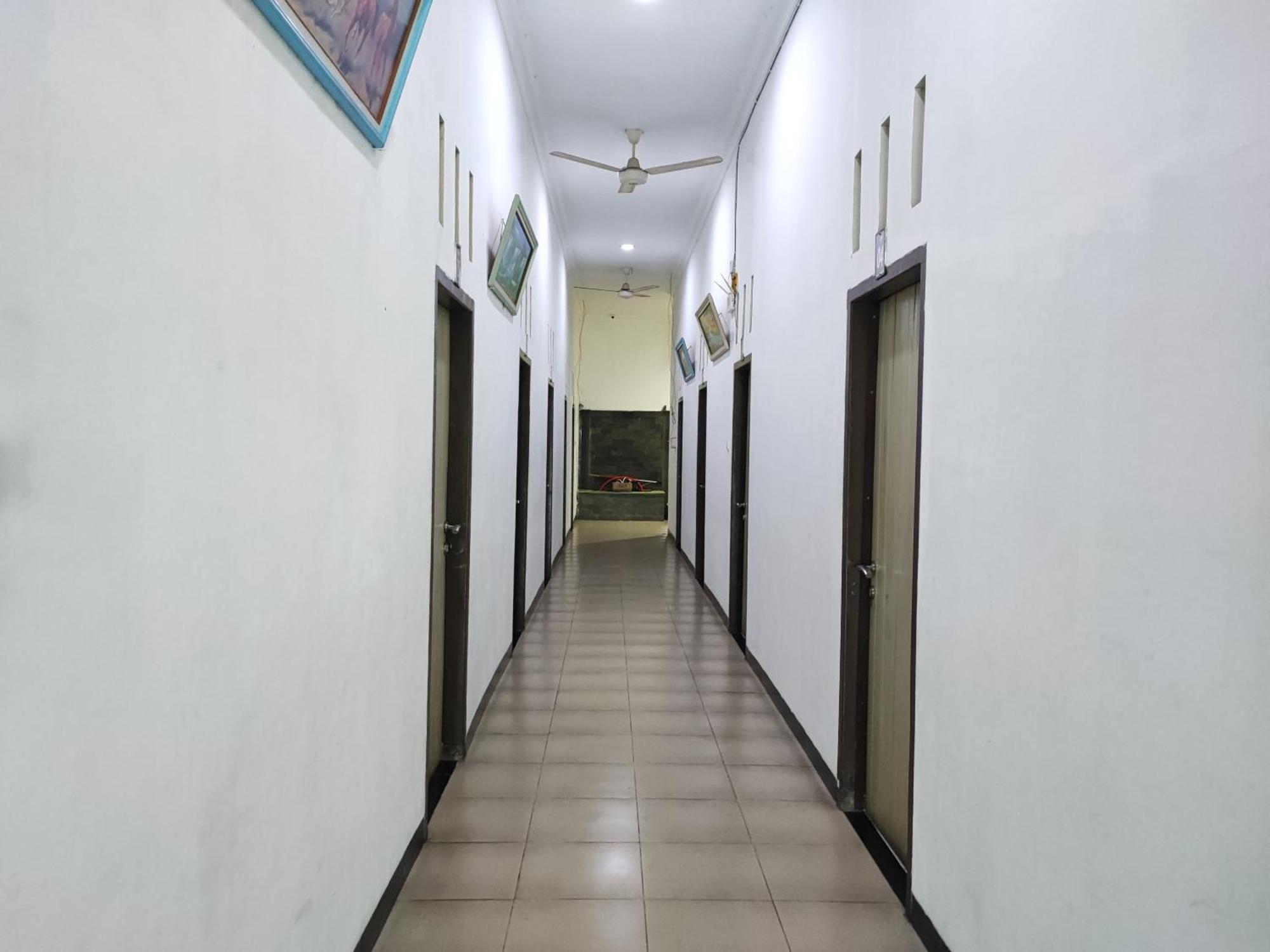 Reddoorz Syariah Near Universitas Batanghari Jambi Exterior foto