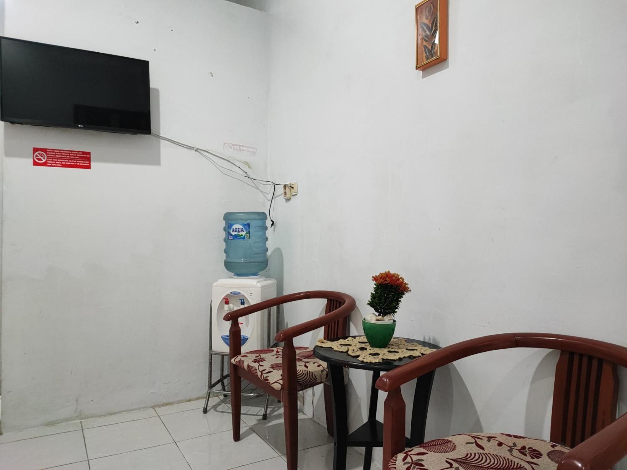 Reddoorz Syariah Near Universitas Batanghari Jambi Exterior foto