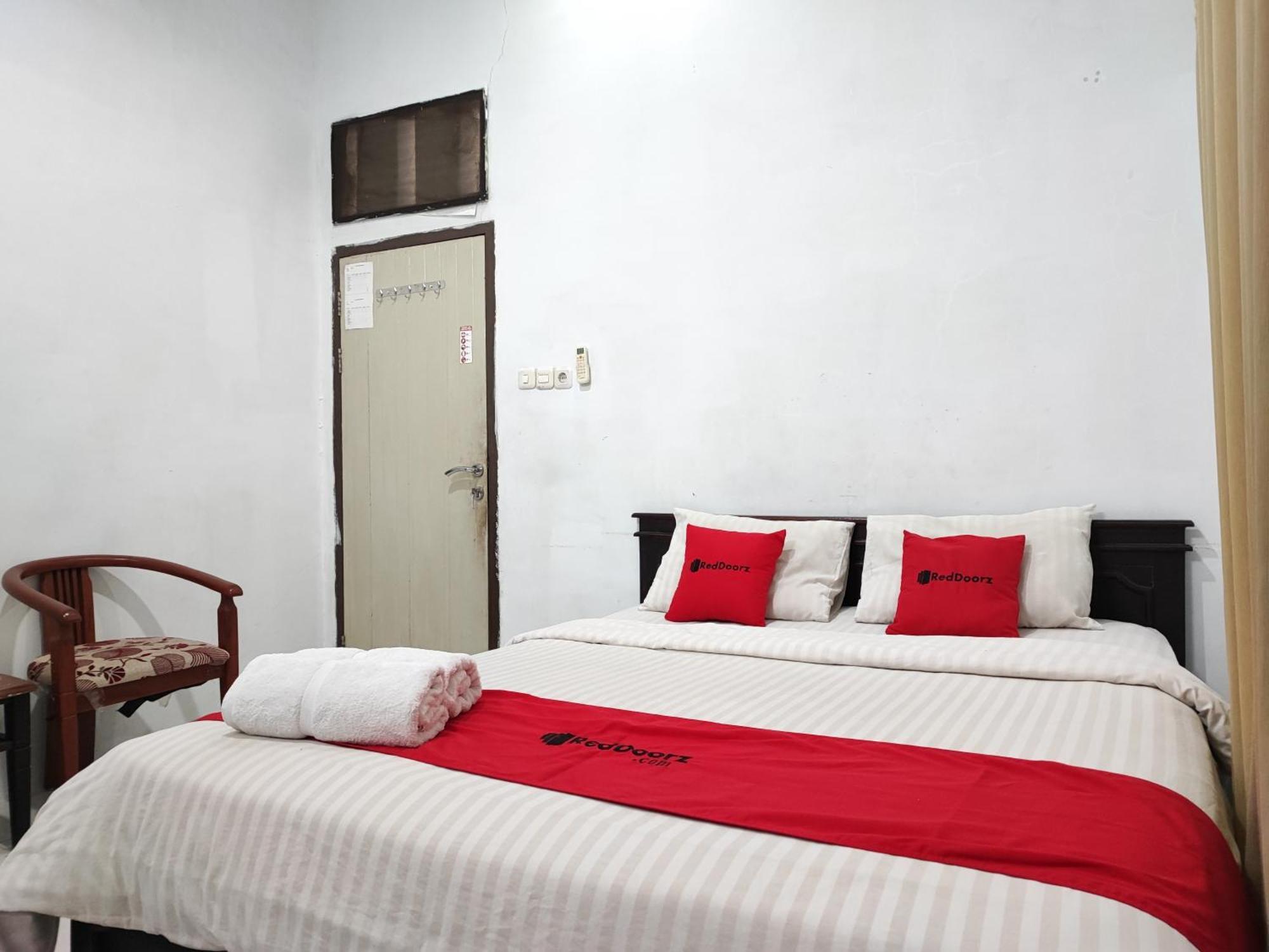Reddoorz Syariah Near Universitas Batanghari Jambi Exterior foto