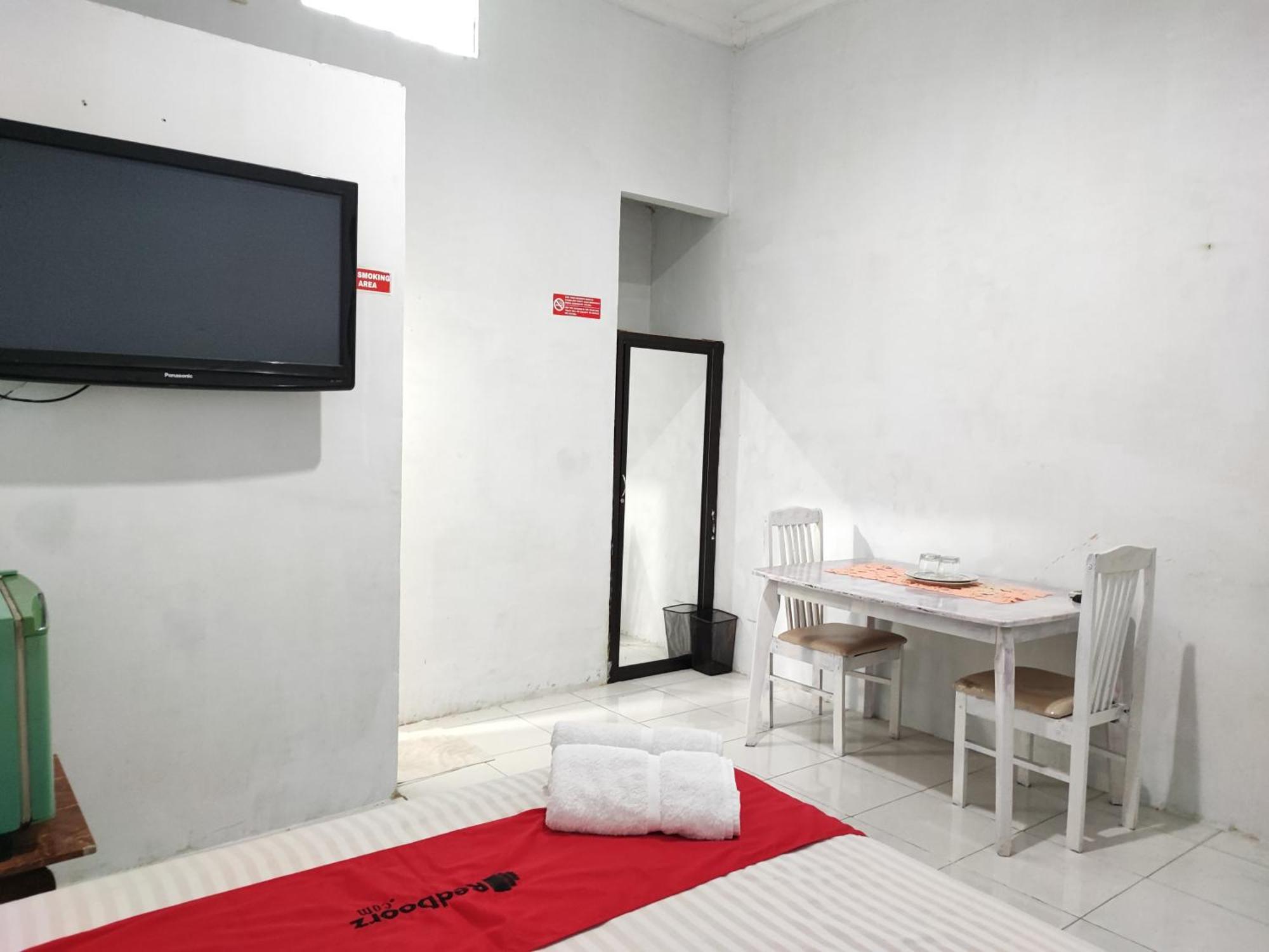 Reddoorz Syariah Near Universitas Batanghari Jambi Exterior foto