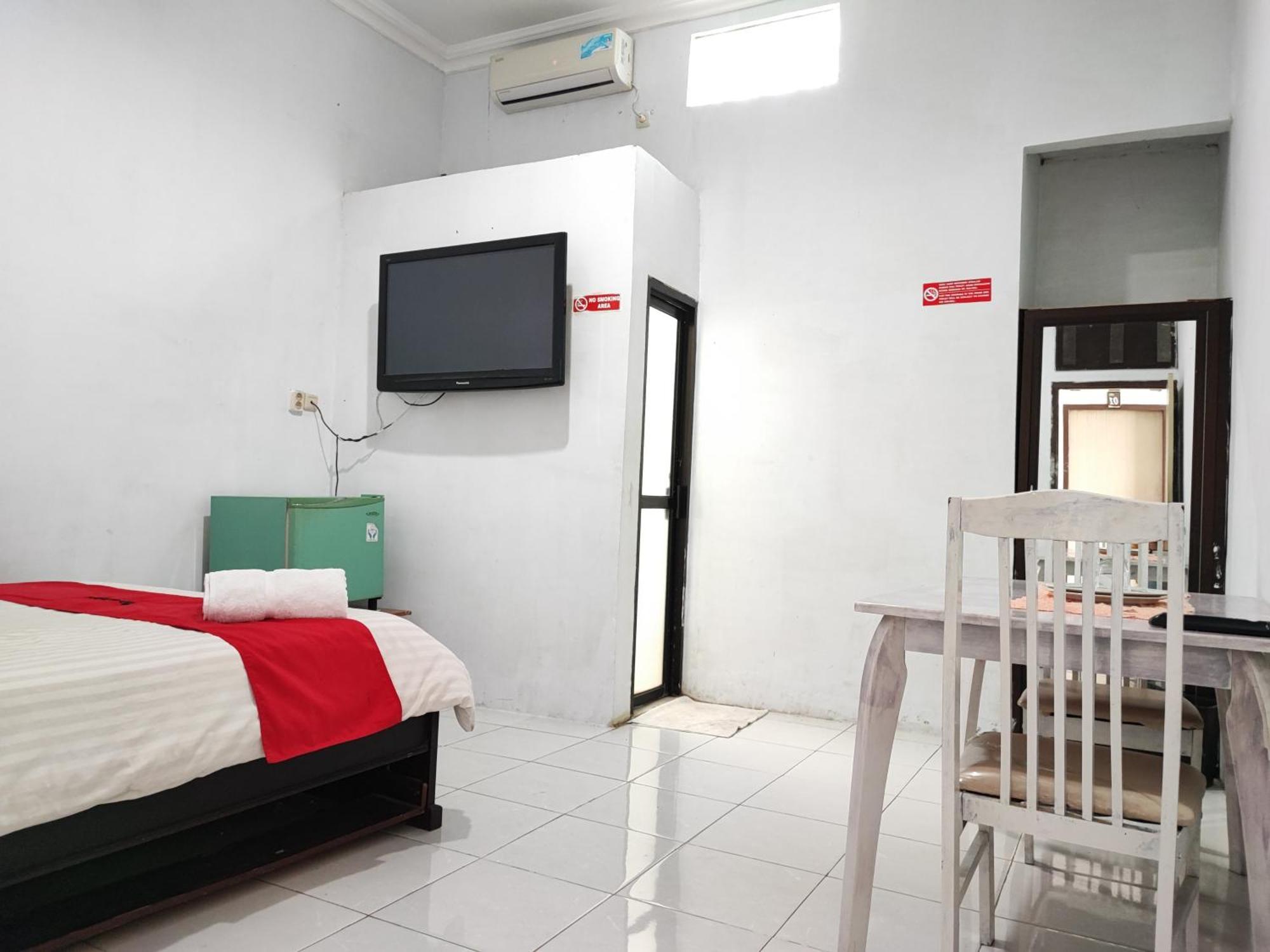 Reddoorz Syariah Near Universitas Batanghari Jambi Exterior foto