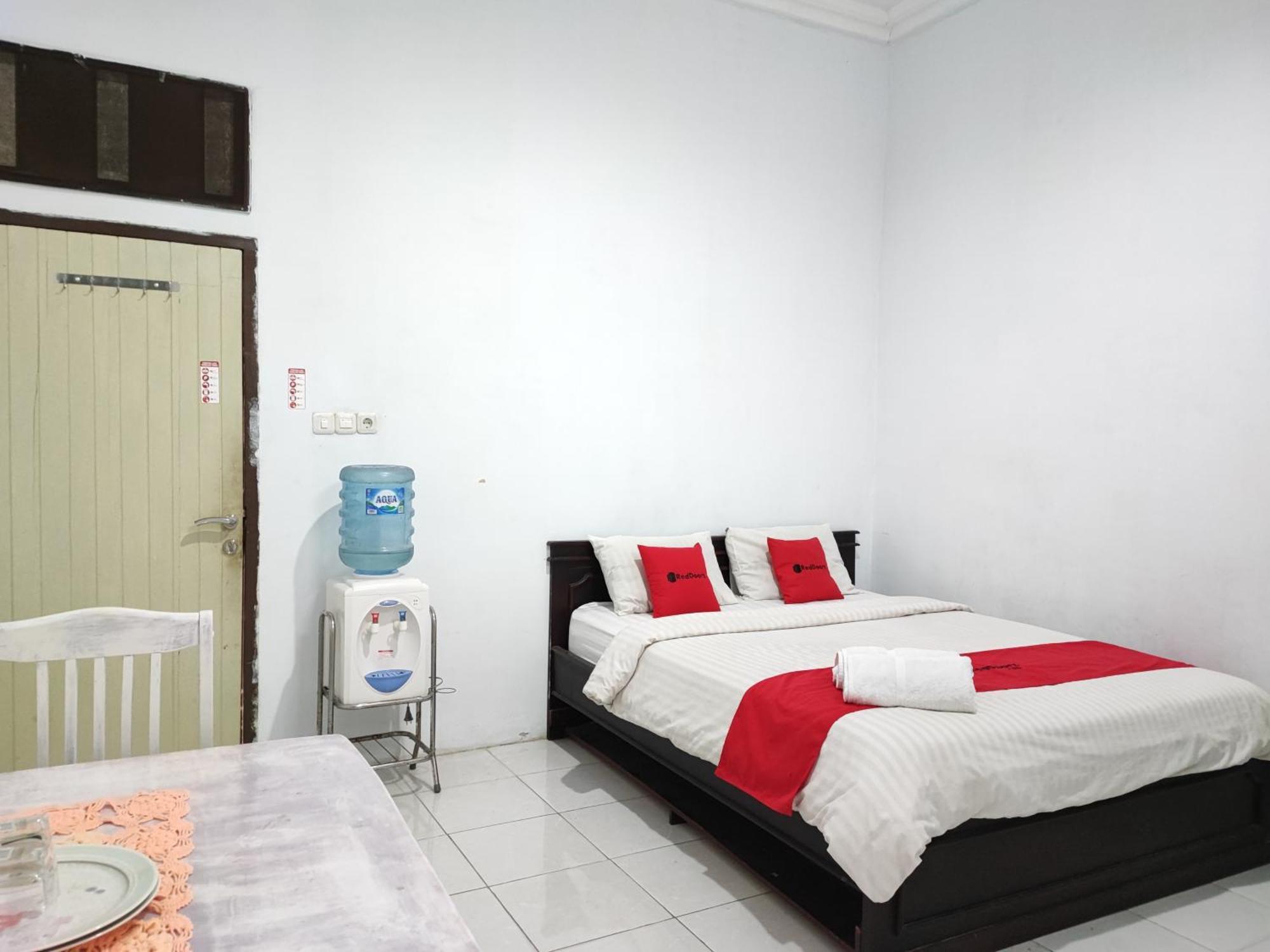 Reddoorz Syariah Near Universitas Batanghari Jambi Exterior foto